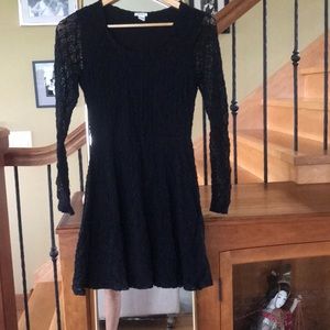 Black long sleeves dress